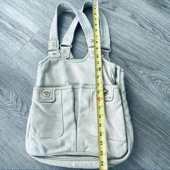 MARC  JACOBS CREAM OFF WHITE PEBBLE LEATHER SHOULDER GOLD HARDWARE BAG - Picture 14 of 15